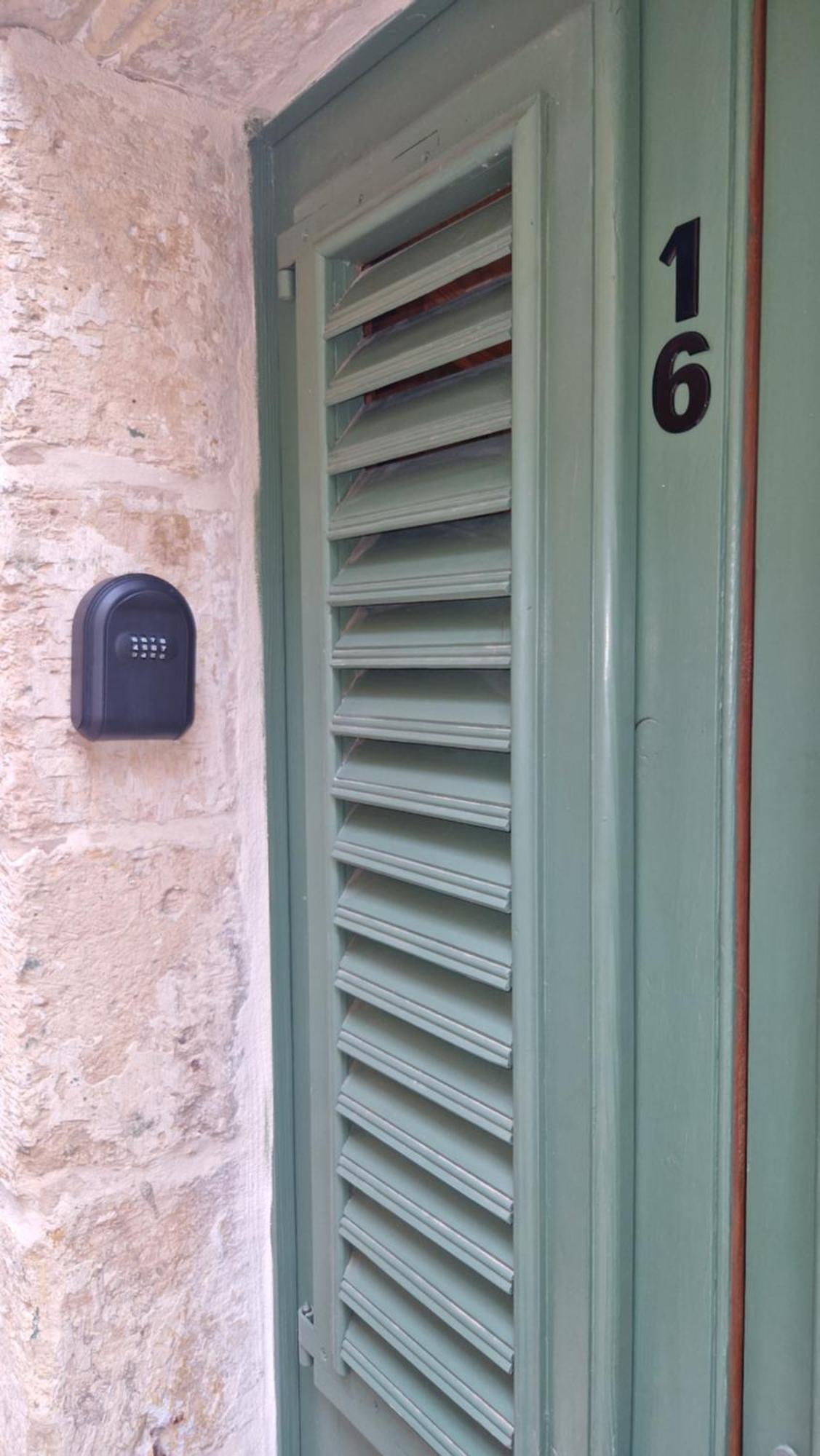 12 -16 , Pacifiku Scicluna Birgu Buitenkant foto