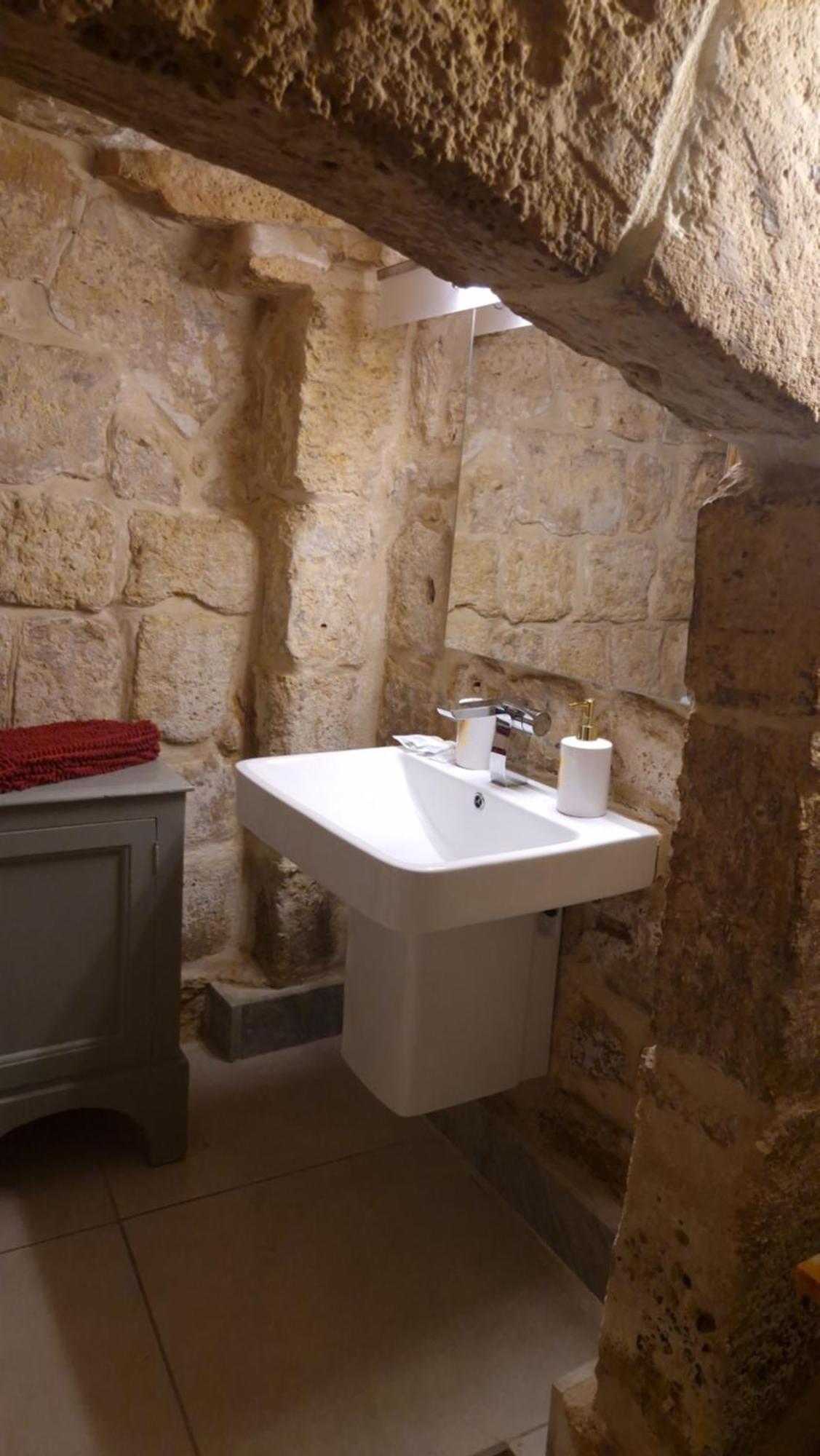 12 -16 , Pacifiku Scicluna Birgu Buitenkant foto